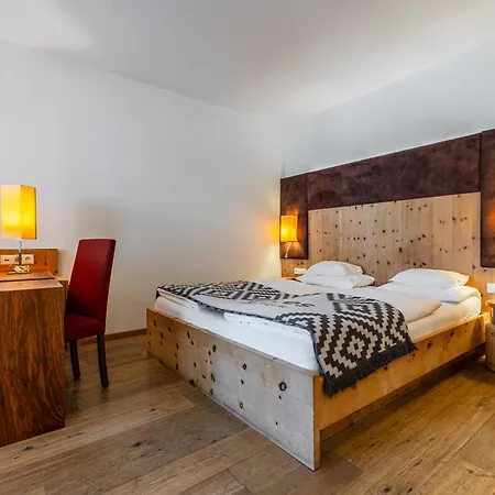 Stoeres - Active Wellbeing Hotel San Cassiano (Badia)